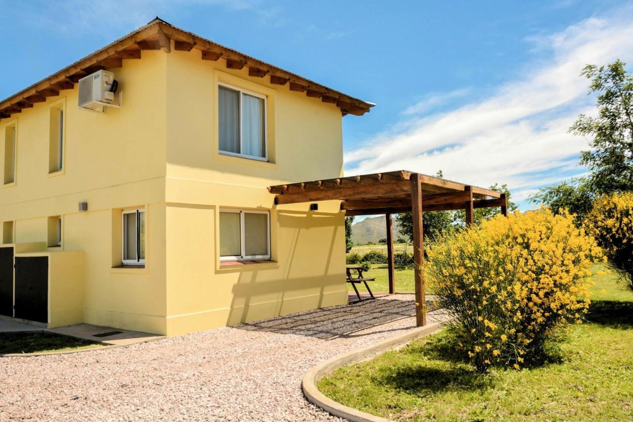 Вилла Cabanas De Las Pinturas Сьерра-де-ла-Вентана Экстерьер фото