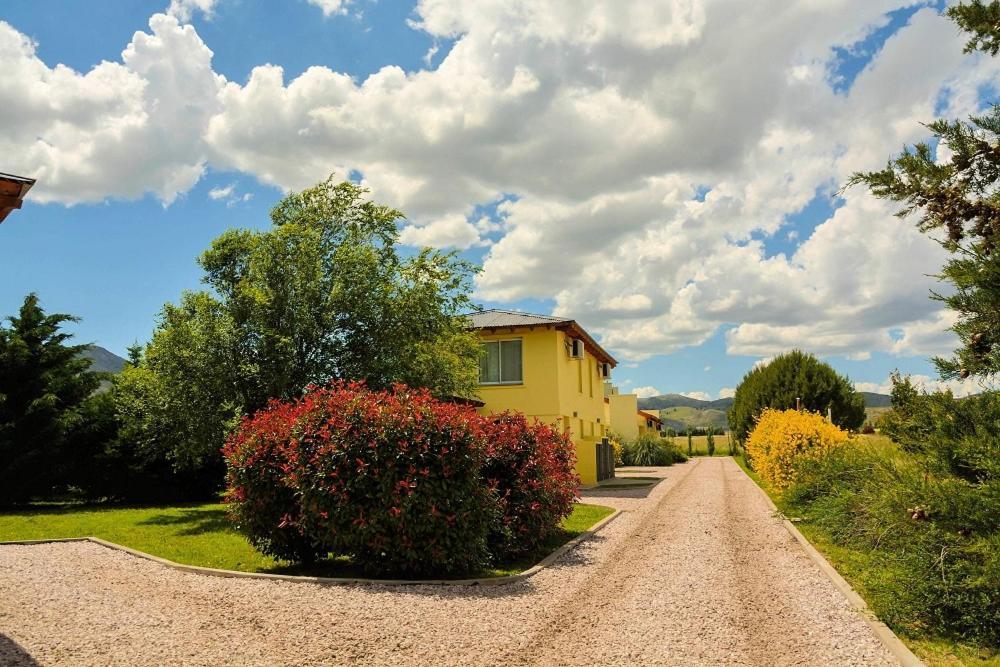 Вилла Cabanas De Las Pinturas Сьерра-де-ла-Вентана Экстерьер фото